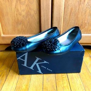 Ann Klein black ballet flats